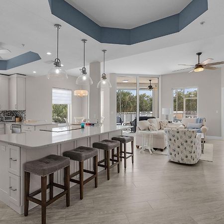 Waterfront Condo W/ Bay Views, Pool & Tennis Court Fort Myers Beach Bagian luar foto