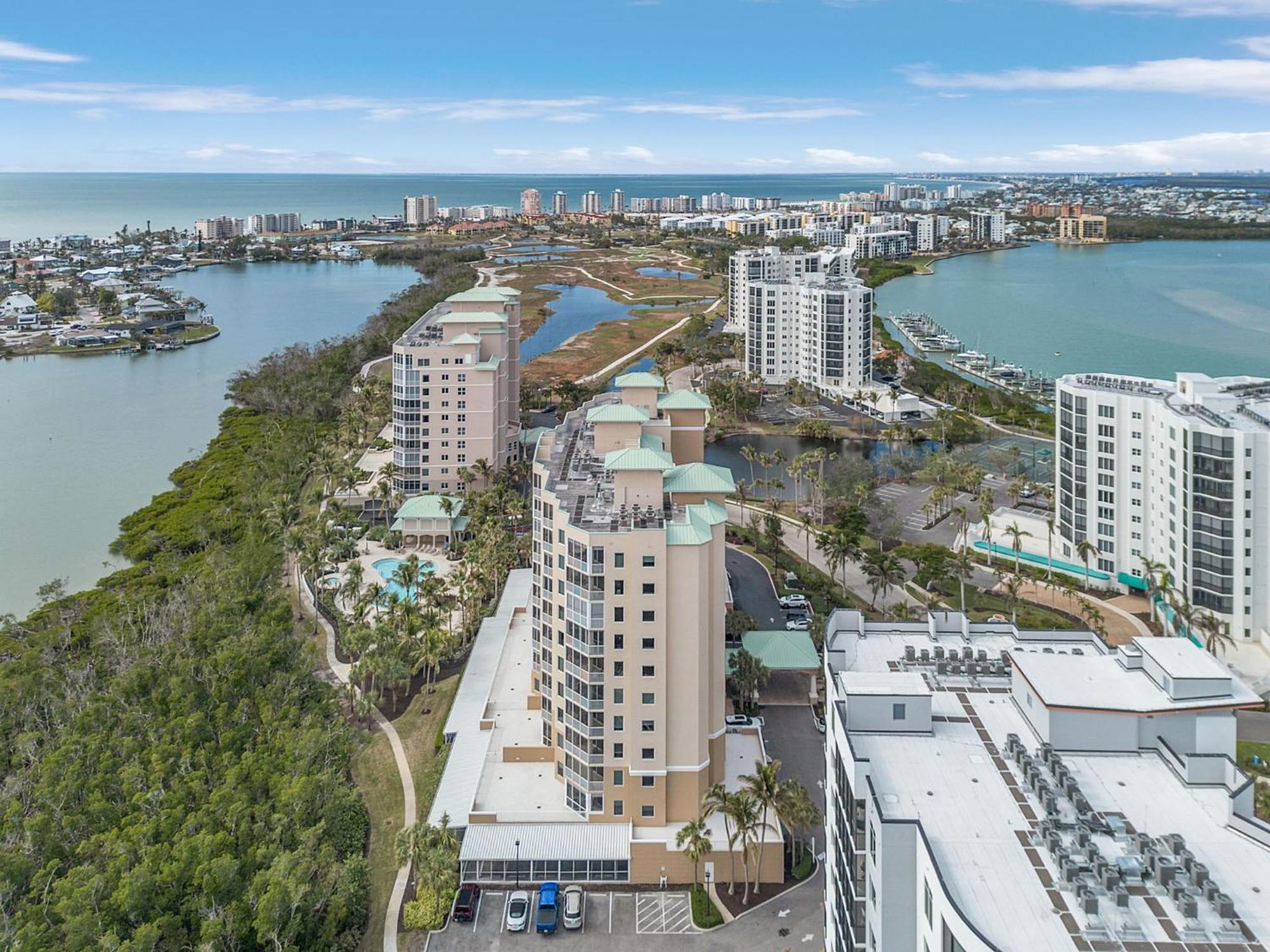 Waterfront Condo W/ Bay Views, Pool & Tennis Court Fort Myers Beach Bagian luar foto